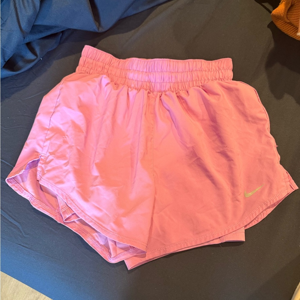 Nike Women's magenta Shorts